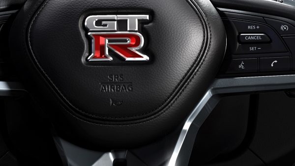 NISSAN GT-R – Bluetooth хендсфрий