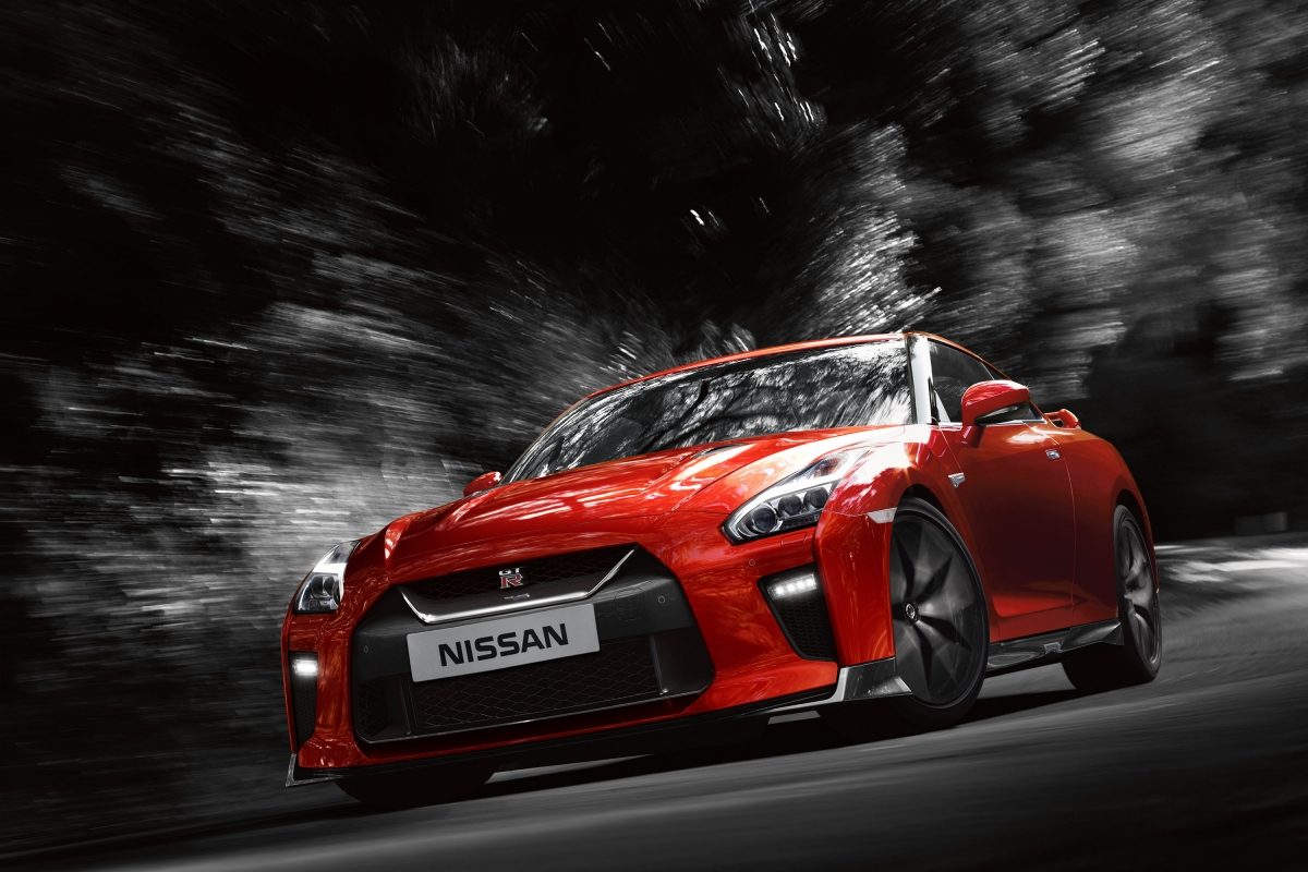 NISSAN GT-R – на хлъзгав път