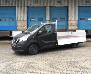 NISSAN NT400 Firmenwagen