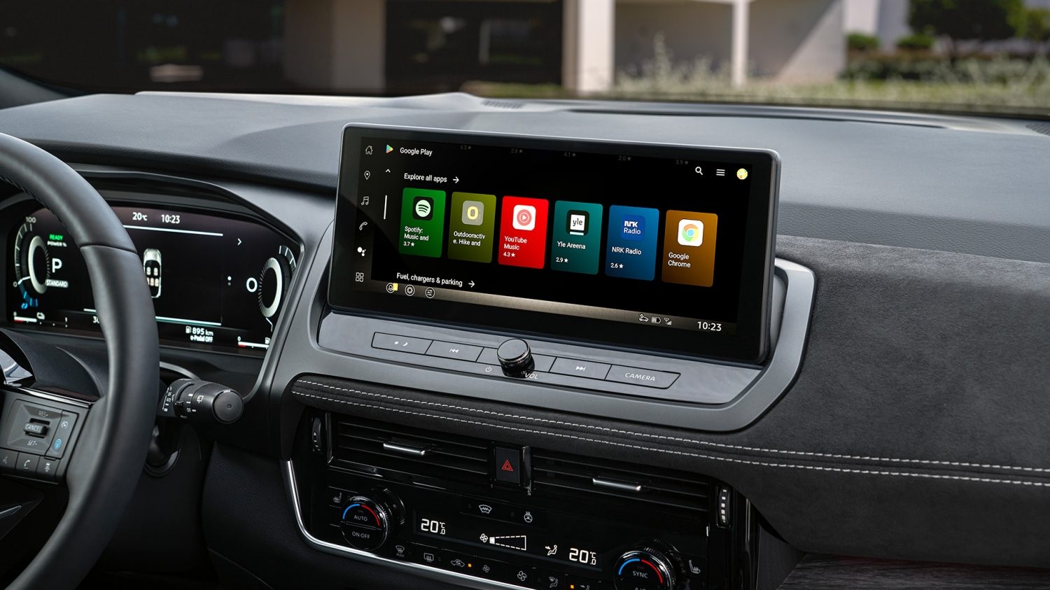 Pantalla táctil del Nissan Qashqai e-Power con apps y conectividad avanzada