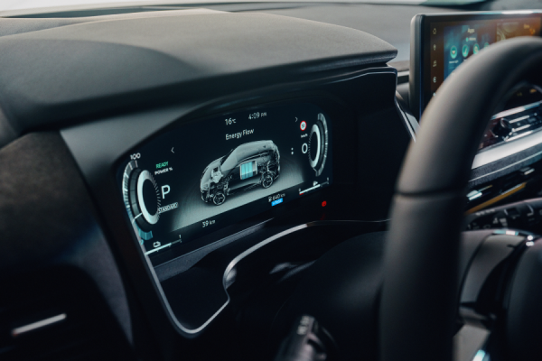 Vista desde el lado del salpicadero del Nissan QASHQAI e-POWER