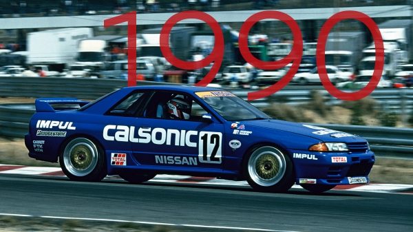 Nissan GT-R 1990 года на чемпионате Японии среди легковых автомобилей