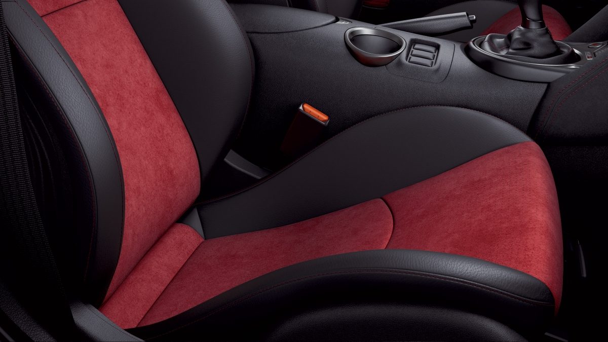 Nissan 370Z Nismo Recaro seat