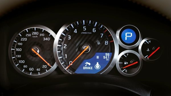 Nissan GT-R mätarkluster