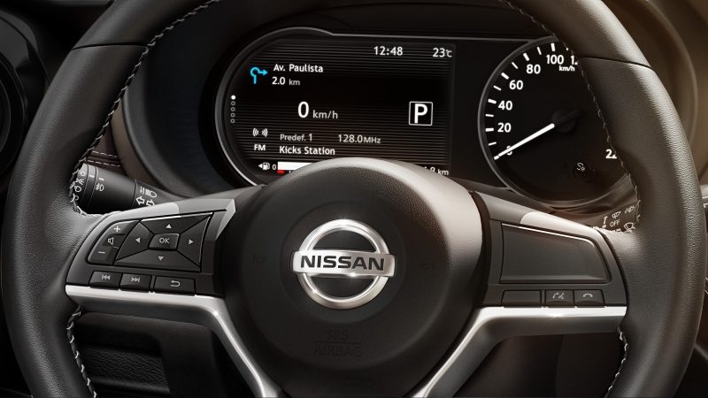 Nissan Kicks-ի ղեկանիվի վրայի կառավարման կոճակները և ցուցիչների խումբը