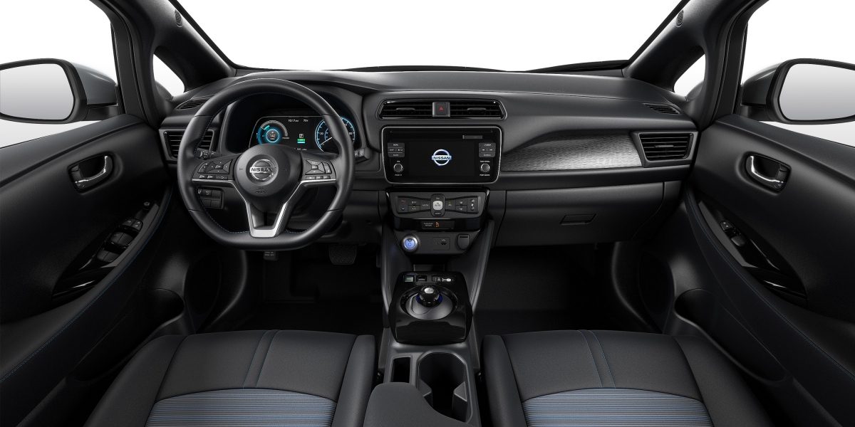 Nýr Nissan LEAF – innanrými með svörtu áklæði