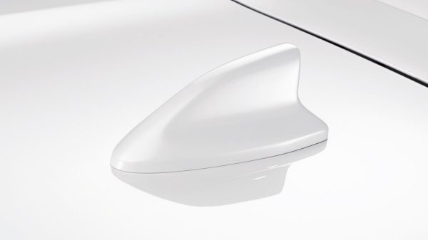 Antena em forma de aleta de tubarão sólida branca do Nissan MICRA