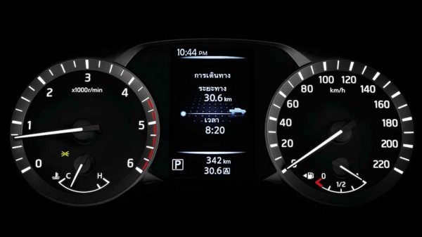 Nissan Navara Drive-Assist Display and gauges