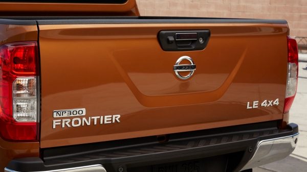Nissan Navara rear spoiler