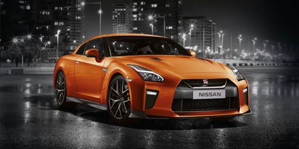 ניסאן GT-R - מבט מלפנים