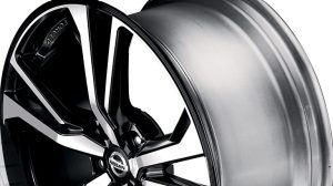 Nissan 370Z Coupe – גלגלי סגסוגת מחושלת בקוטר 19 אינץ'
