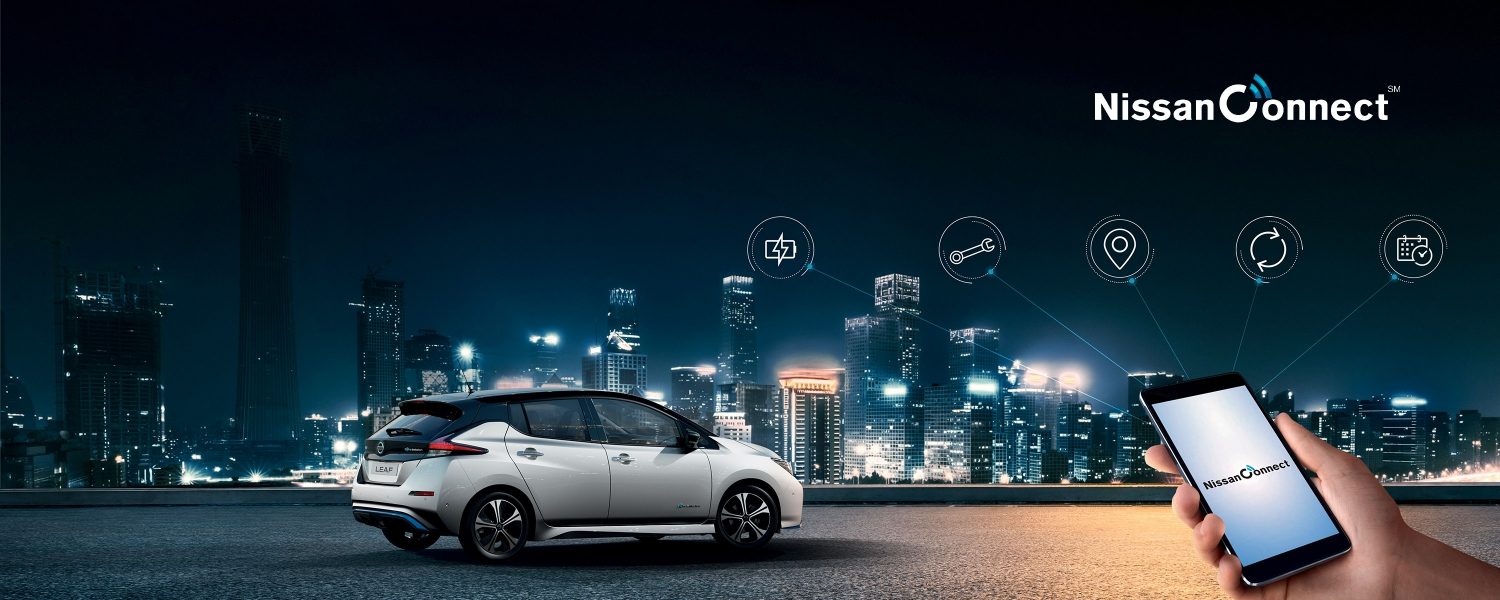Nissan LEAF ja NissanConnect älypuhelimen näytöllä