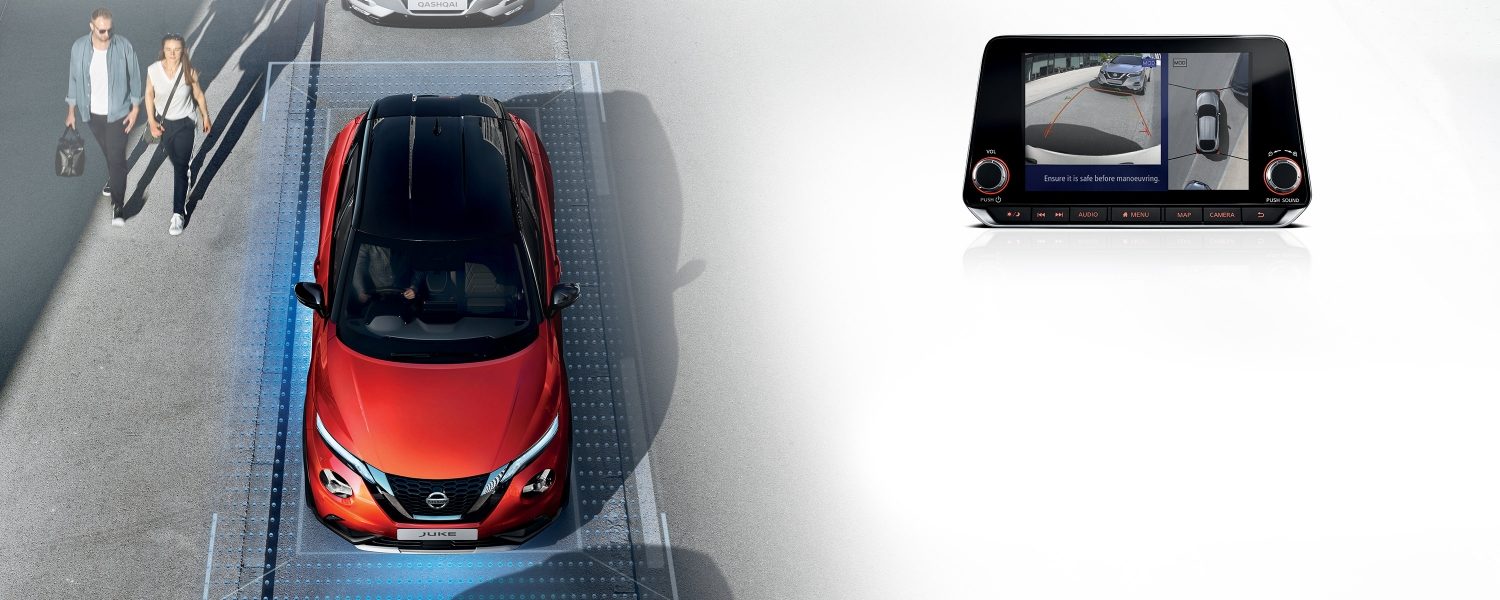 Juke front and INTELLIGENT AROUND VIEW MONITOR on centre console.