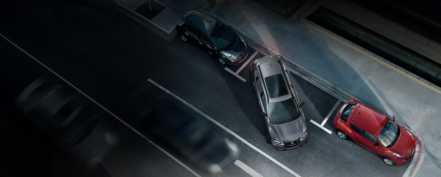 Nissan X-TRAIL N-TEC automobiļa novietošana uz ielas