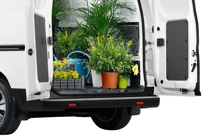 Nissan e-NV200 - Protection plastique partie basse pour portes battantes (2 pièces)