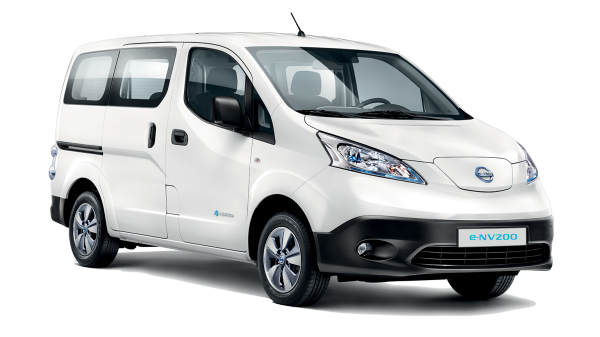 Pogled sprijeda iskosa na novi Nissan LEAF