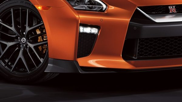 NISSAN GT-R екстериор