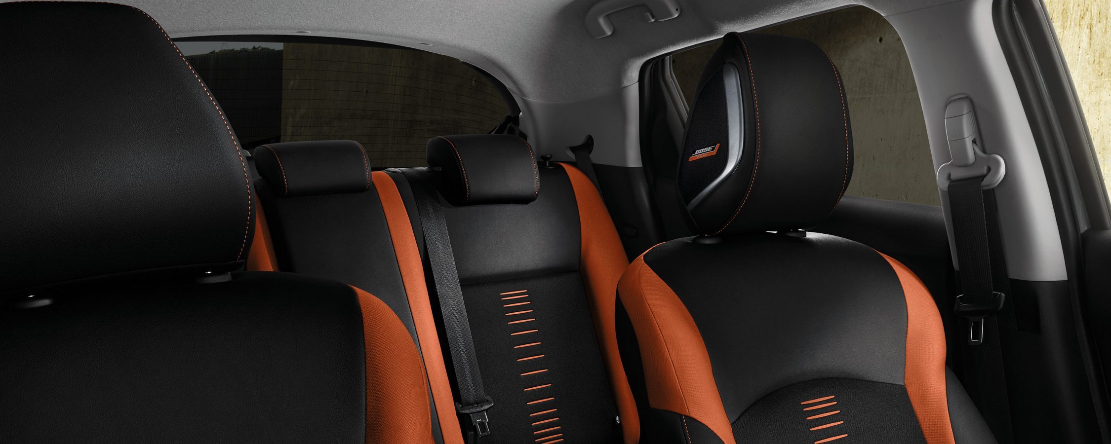 Nissan JUKE 2018: салон із помаранчевим (Energy Orange) оздобленням