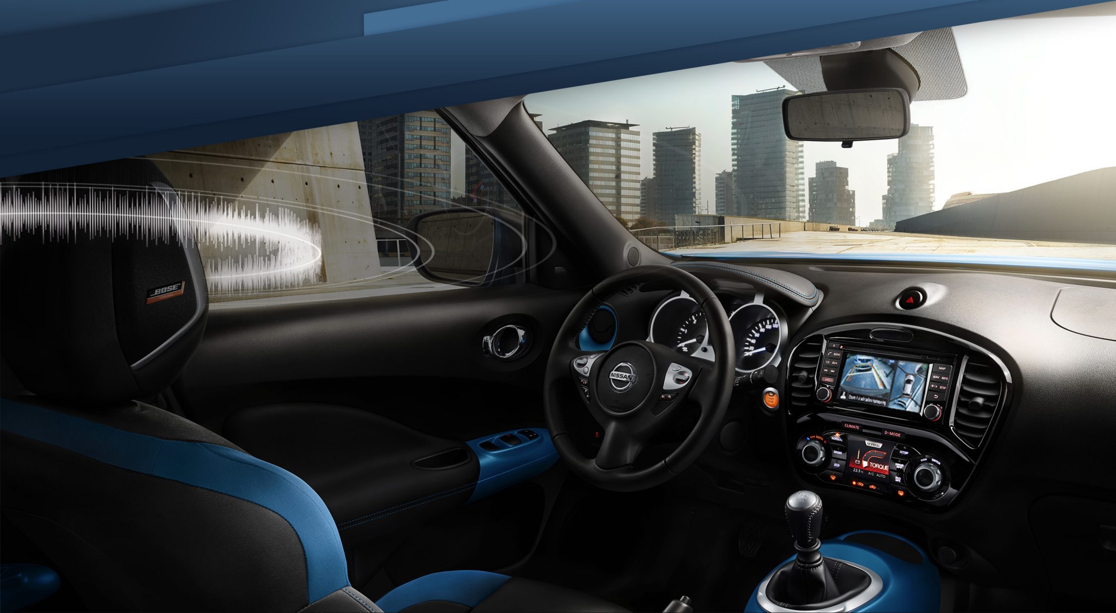 Приборная панель нового Nissan JUKE, поворот 3/4, салон