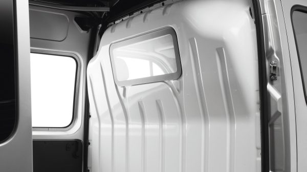 Nissan NV400 – Ikkunallinen väliseinä