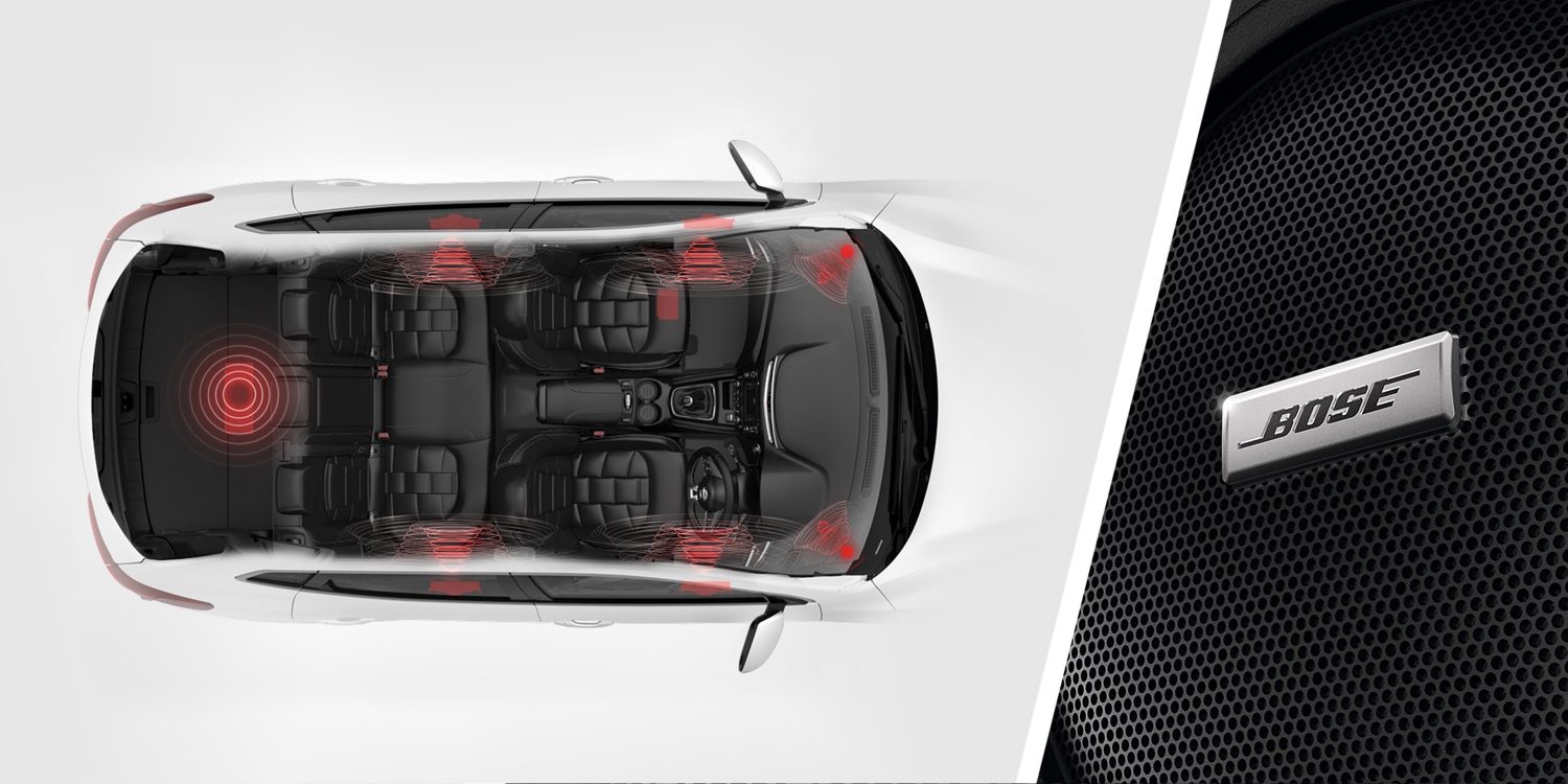 Qashqai Bose Collage speakers and badge