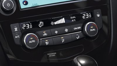 X-Trail detail shot temperature controls