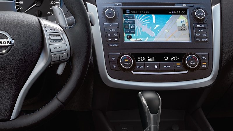 USB միակցման կետ Nissan Altima-ի կենտրոնական բարձակի վրա