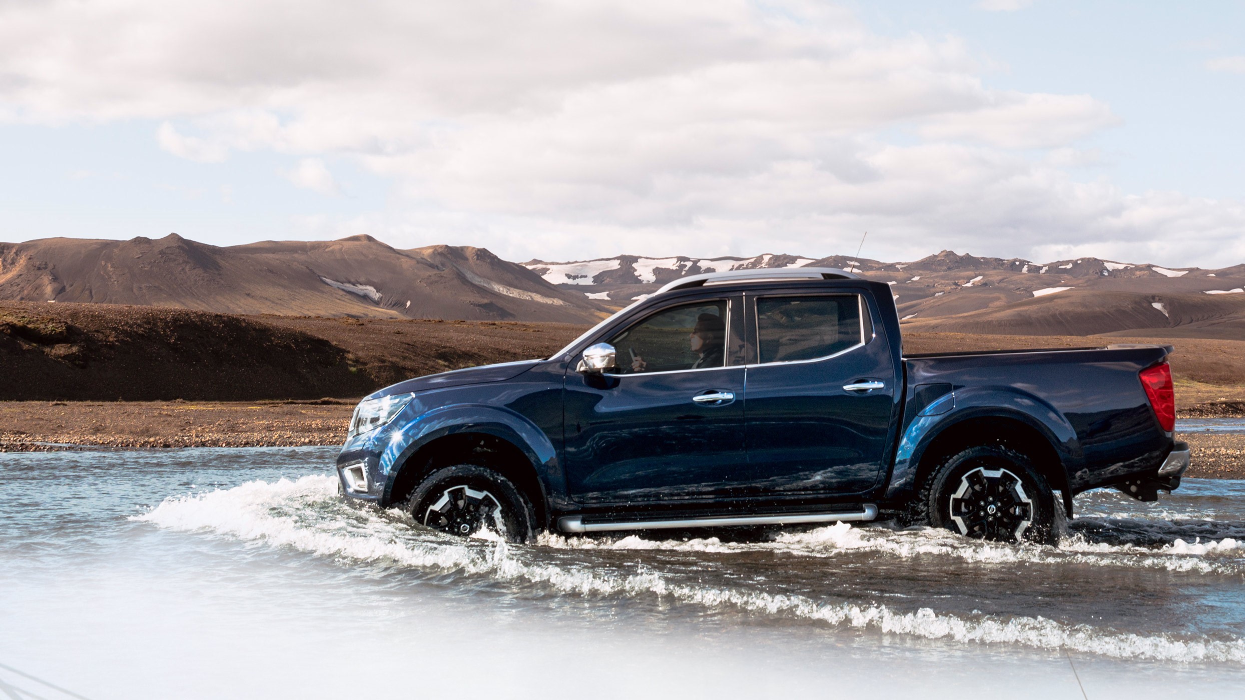 Nissan Navara driving in the desert
