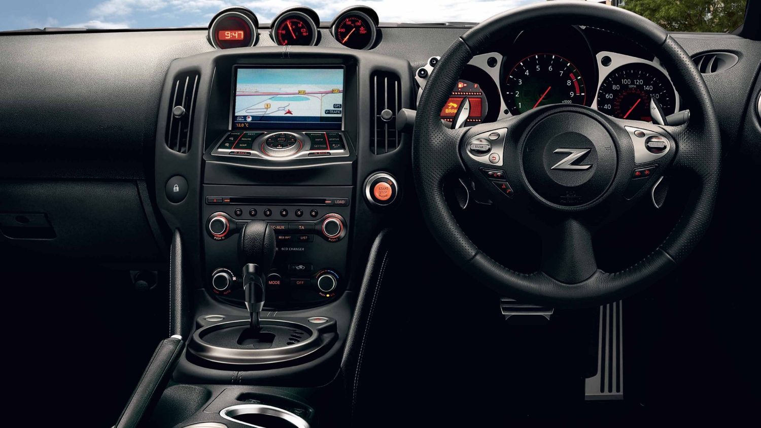 Nissan 370Z instrument panel