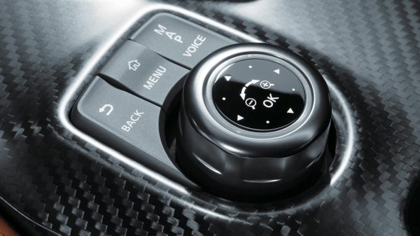 Nissan GT-R Display commander