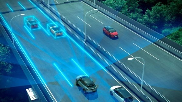 Aufnahme von fahrenden Nissan Fahrzeugen, um die Sicherheitstechnologien zu zeigen