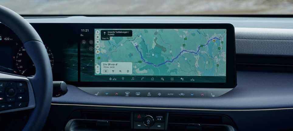 Infotainment-Touchscreen mit Navigationskarte