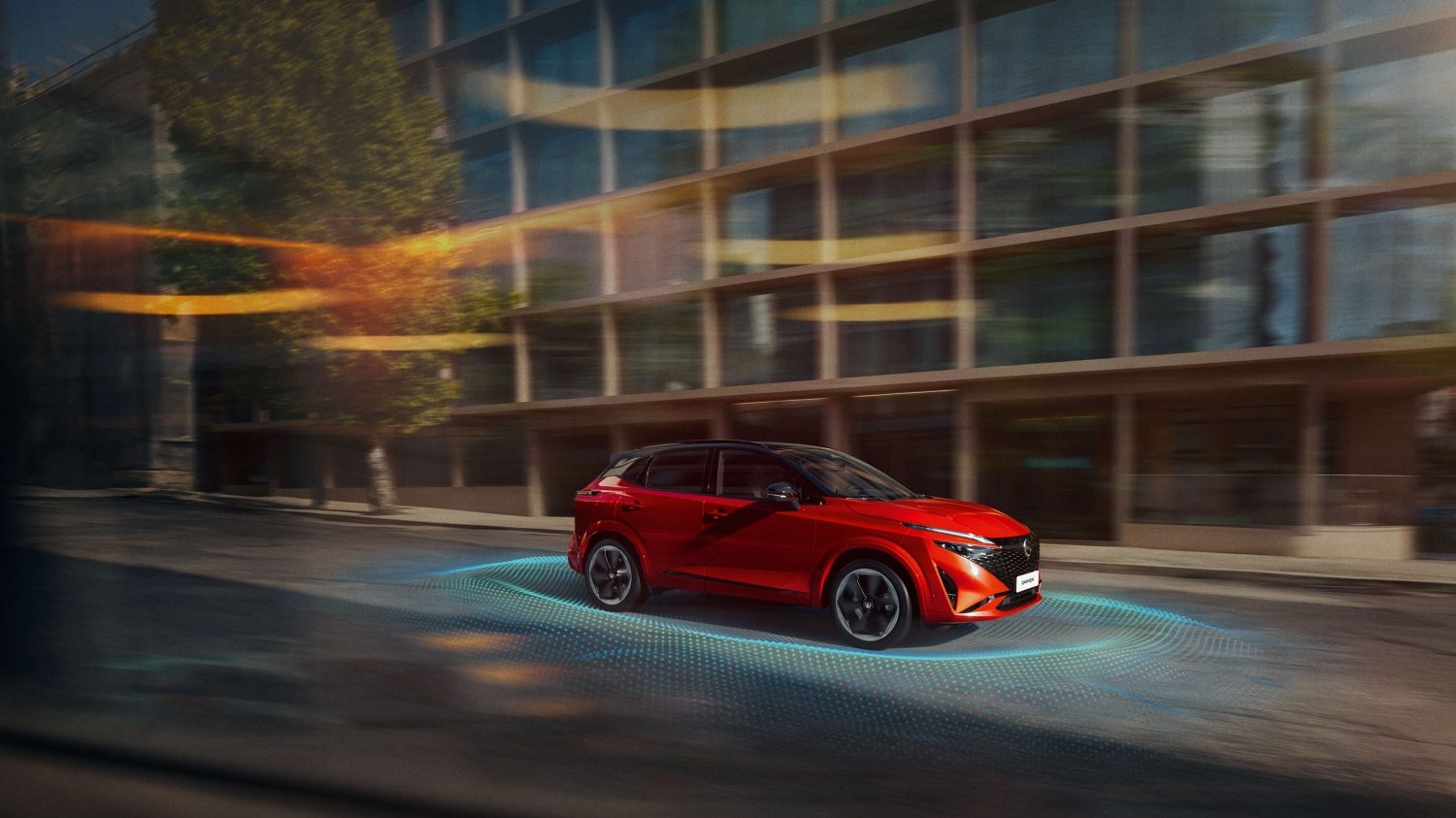 Nissan Qashqai e-Power driving shot in city - Hybrid SUV