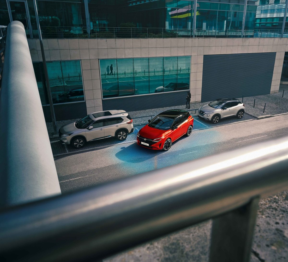 Nissan Qashqai e-Power top view parking shot in city - Hybrid SUV