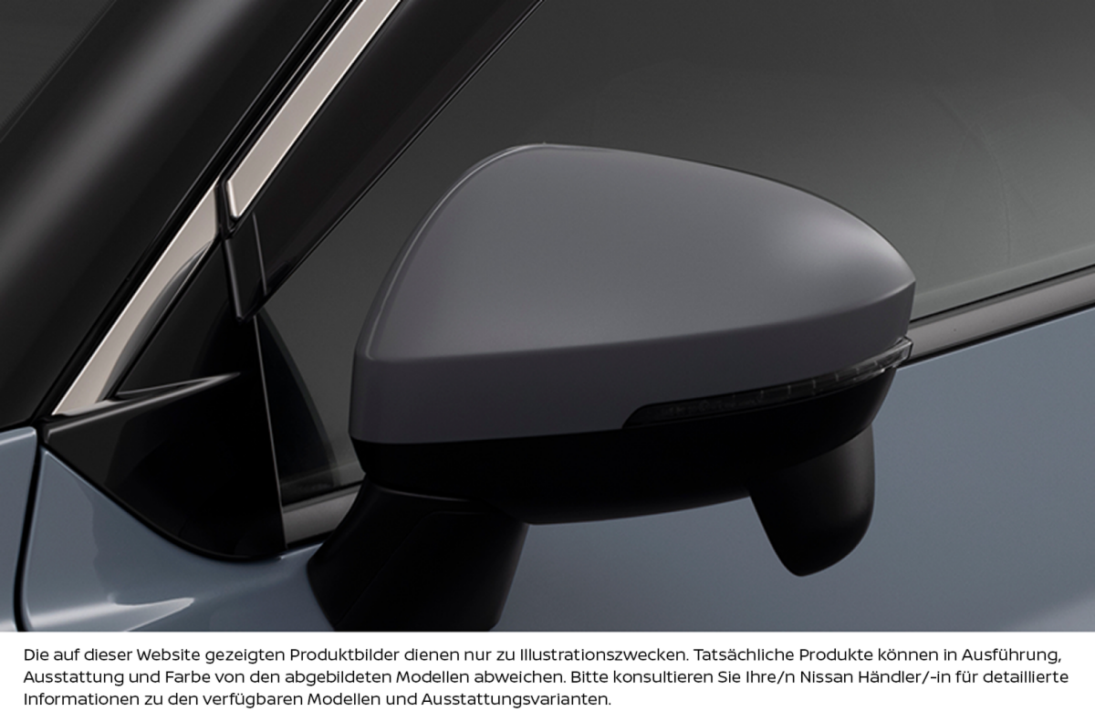 Graue Spiegelkappe an einem Nissan X-Trail montiert.