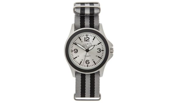 merchandising_micra_reloj