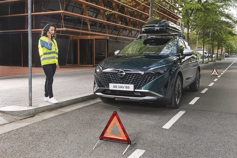 Propietaria Nissan Qashqai solicitando asistencia en carretera via llamada