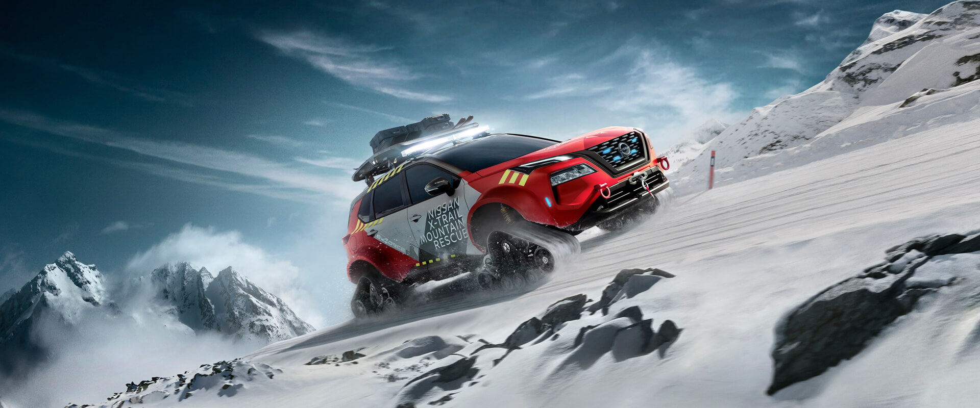 X-Trail Mountain Rescue con tracción total 4x4 e-4ORCE corriendo por la nieve