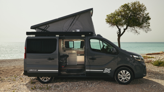 Camper Nissan Primastar Ventus con mar de fondo