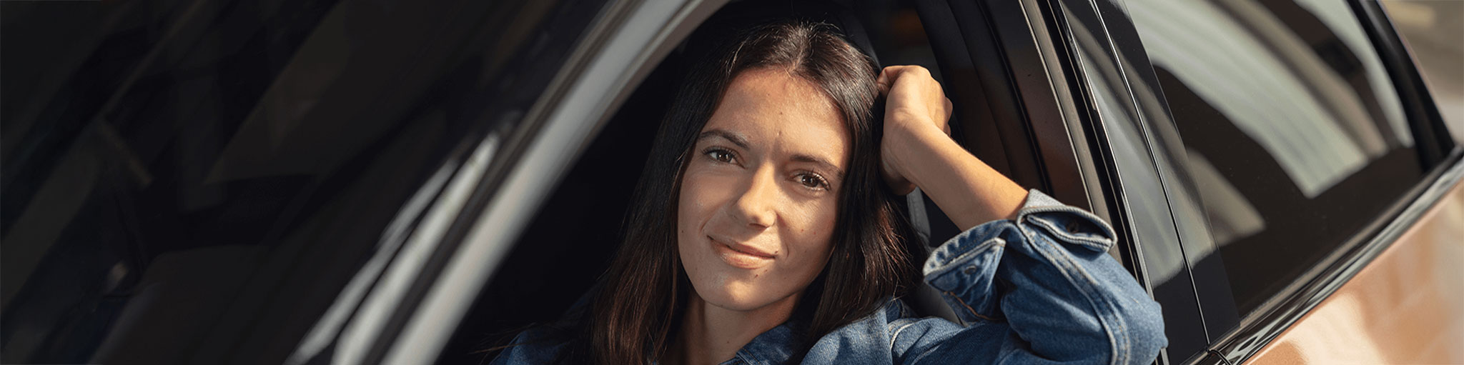 Aitana Bonmatí dentro de un Nissan Ariya