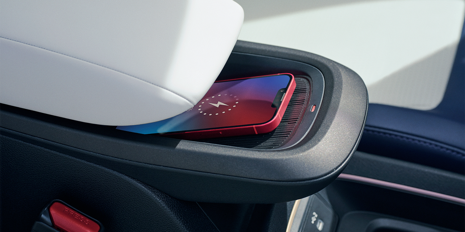 Detalle del cargador de móvil