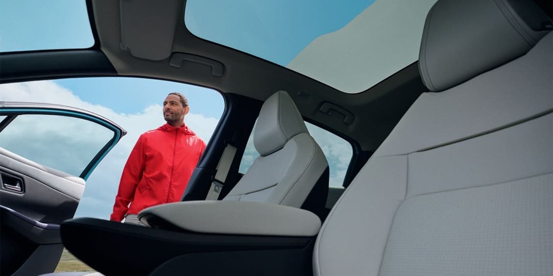 Detalle del interior de un Nissan Leaf