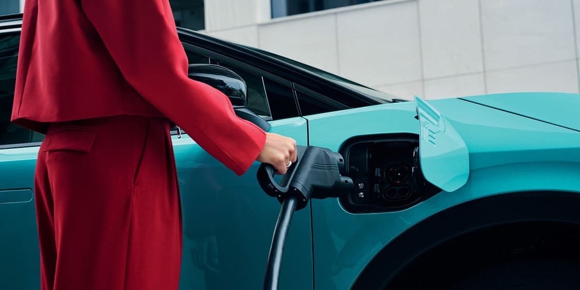 Detalle de la carga de un Nissan Leaf