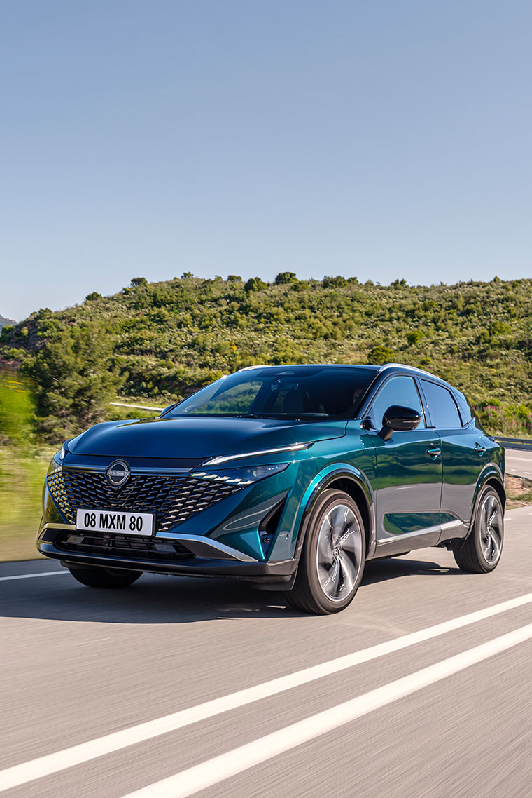 Nissan Qashqai e-Power circulando por carretera