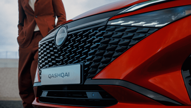 Nueva parrilla frontal Nuevo Nissan Qashqai rojo