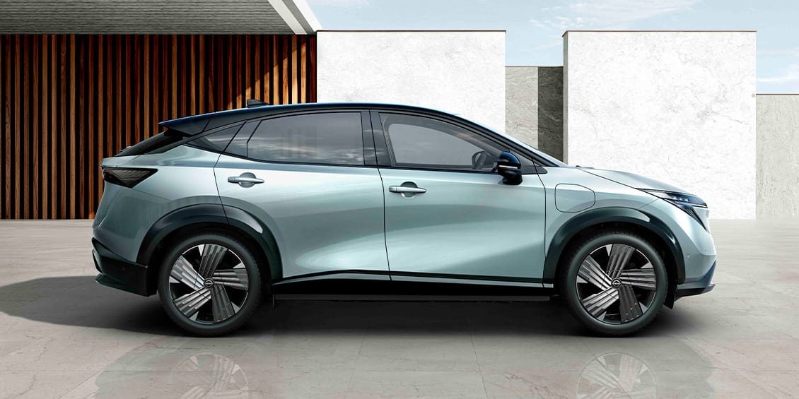 Nissan ARIYA vista lateral