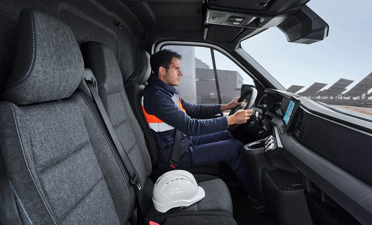 Nuevo Nissan Interstar interior conducción