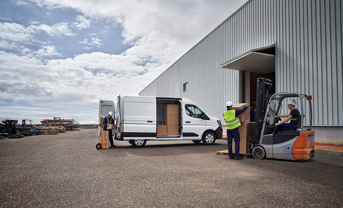Nuevo Nissan Intertstar APARCAMIENTO