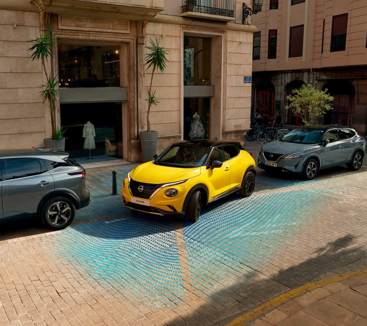 Nissan Juke aparcando en la ciudad