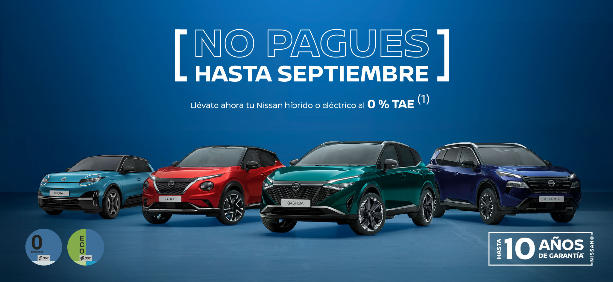 Vista general de tres vehículos de la gama Nissan Crossover estacionados
